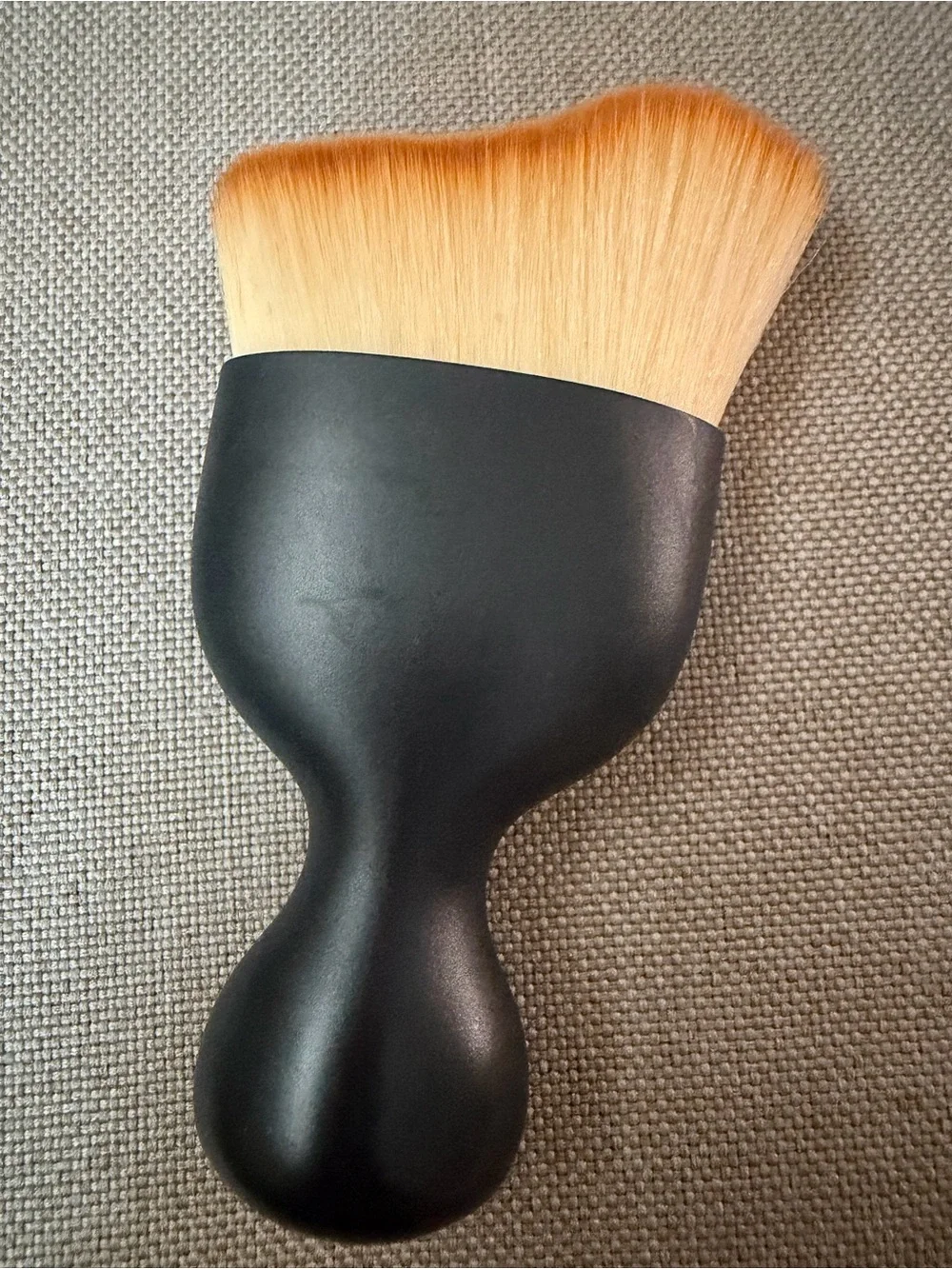 Lancôme Broad Kabuki Brush in Black with Blonde Bristles
